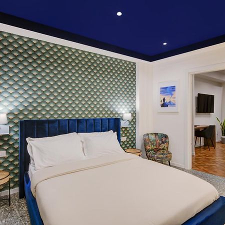 Well Suites - Piazza Dei Martiri ナポリ エクステリア 写真