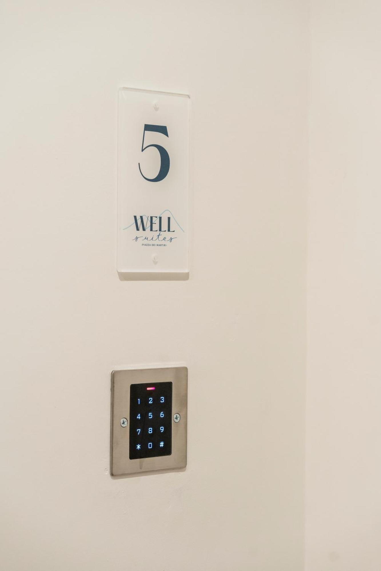 Well Suites - Piazza Dei Martiri ナポリ エクステリア 写真