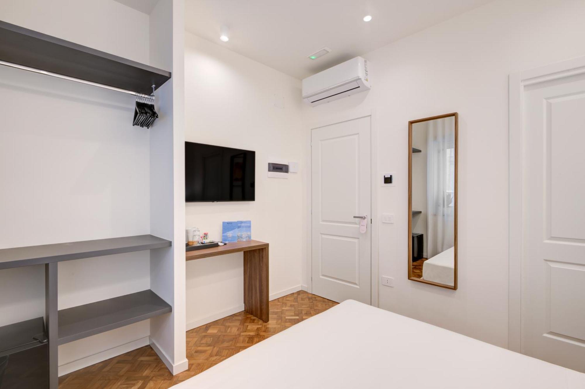 Well Suites - Piazza Dei Martiri ナポリ エクステリア 写真