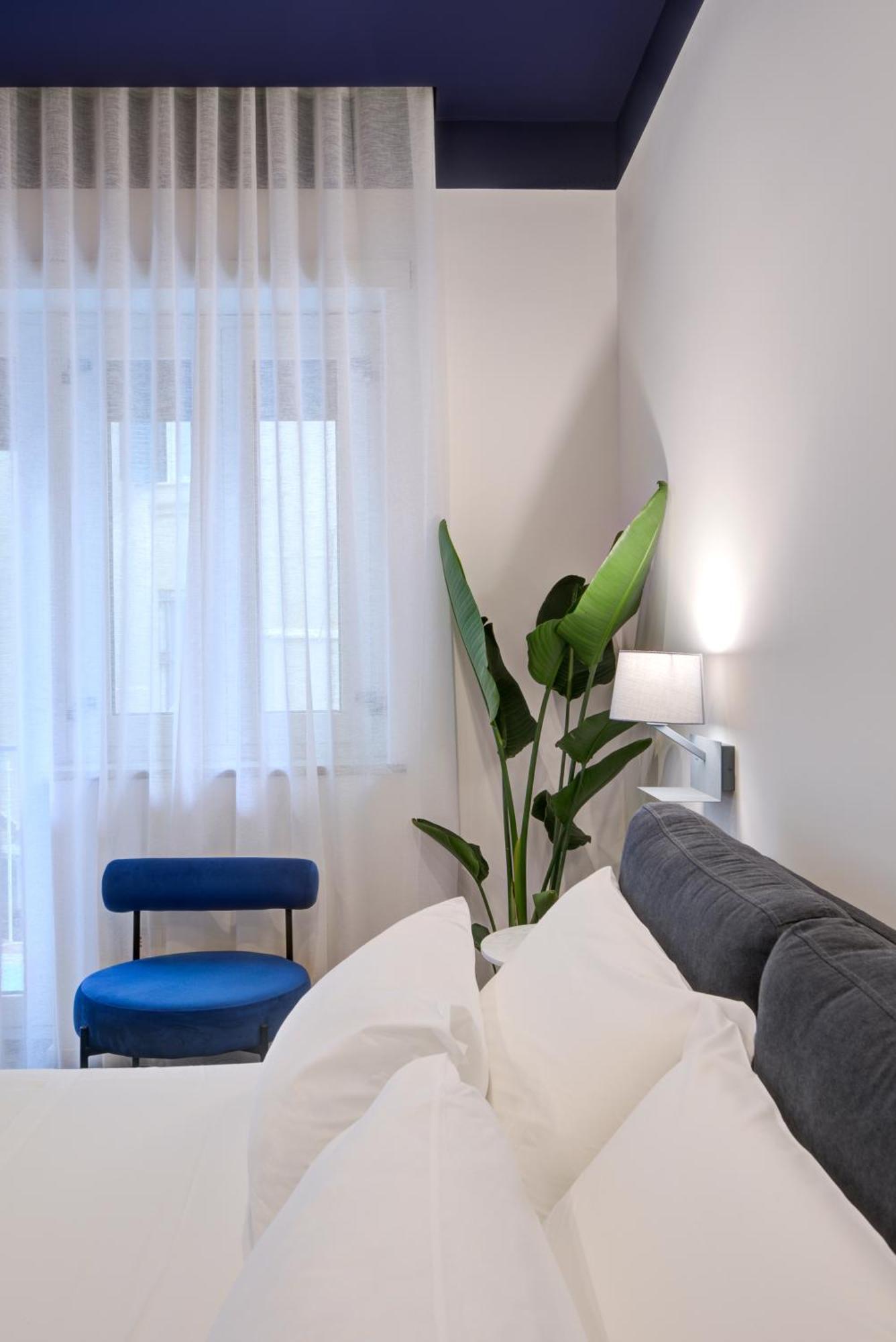 Well Suites - Piazza Dei Martiri ナポリ エクステリア 写真