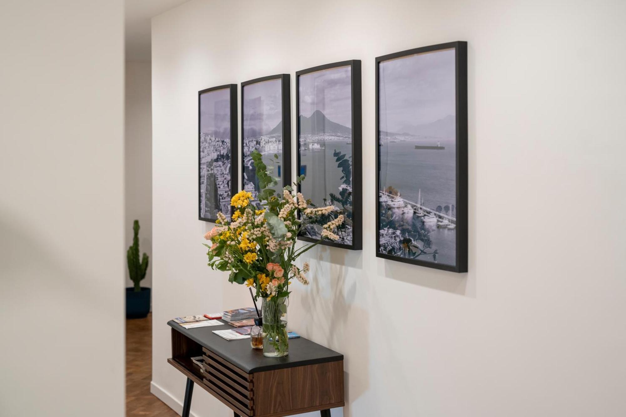 Well Suites - Piazza Dei Martiri ナポリ エクステリア 写真